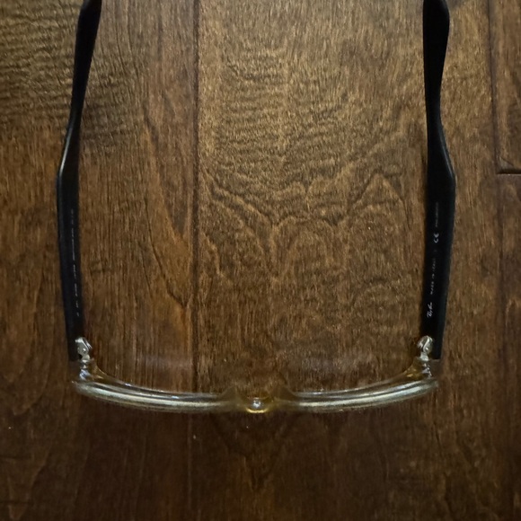 Ray Ban Polarized Sunglasses (women’s) *Cracked Lens - Picture 6 of 9